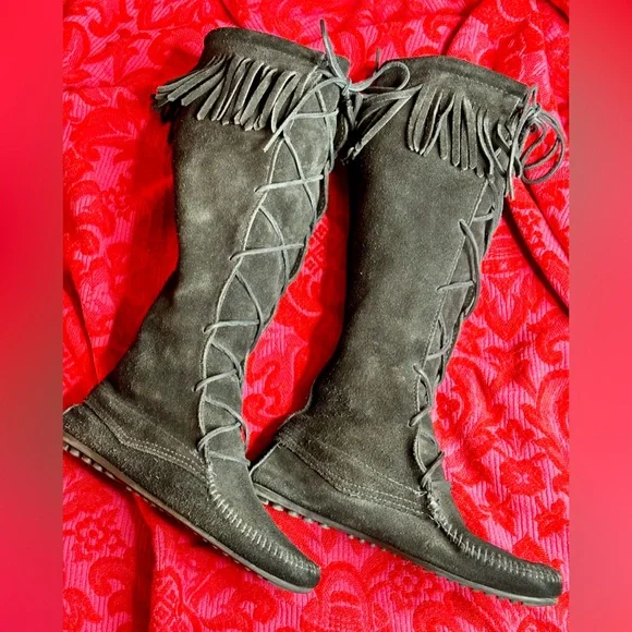 MINNETONKA MOCCASINS AND SCARVES BUNDLE - Picture 6 of 9